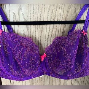 Victoria’ s Secret unlined demi bra 38D